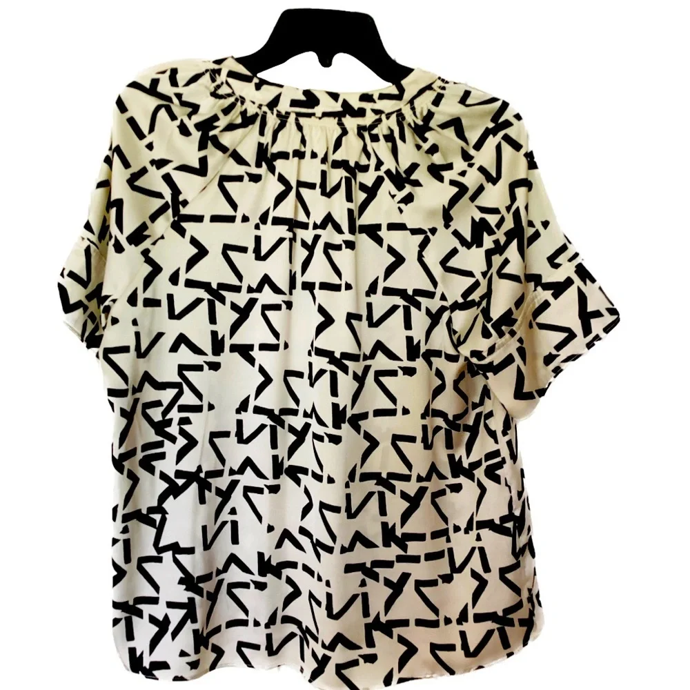 Women's Worthington Black and White Blouse Size M - Picture 2 of 3
